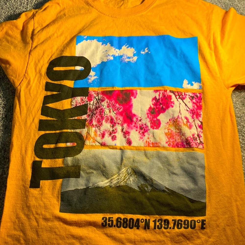 Hot Topic T Shirt